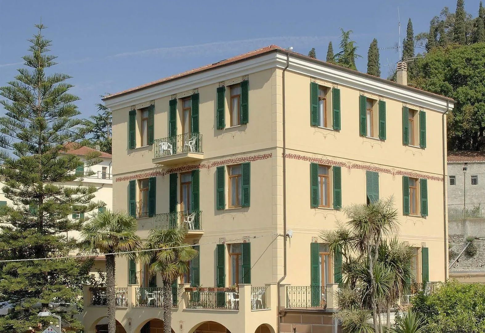 Villa Gina Finale Ligure 3*,